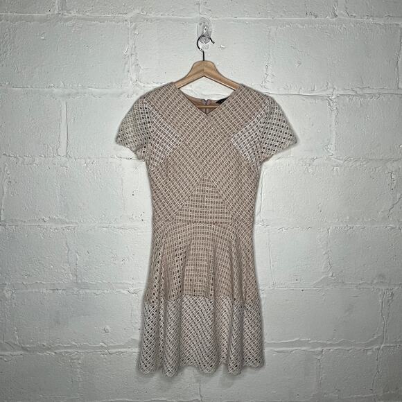 BCBGMaxAzria Women's White Cream Elyze Lace Color Blocked A-Line V-Neck Dress XS - Picture 2 of 8